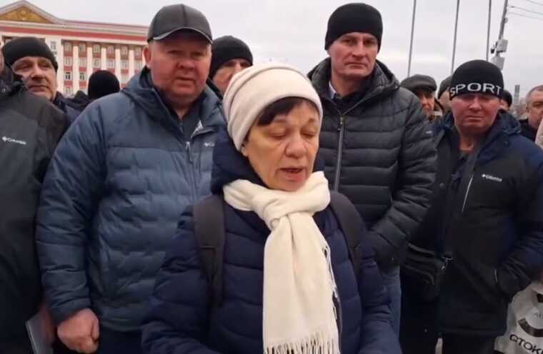 Жители Курской области устроили митинг: губернатор уклонился от встречи