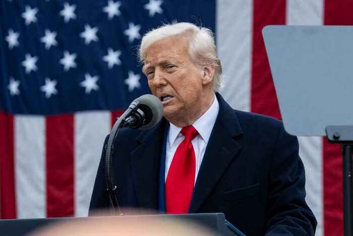 Дональд Трамп на турне по Персидскому заливу снова восхищается внешностью лидеров региона