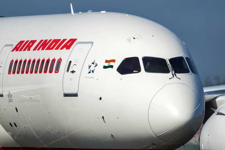 Алгоритм Instagram начал продвигать старые видео о самолетах Air India после катастрофы